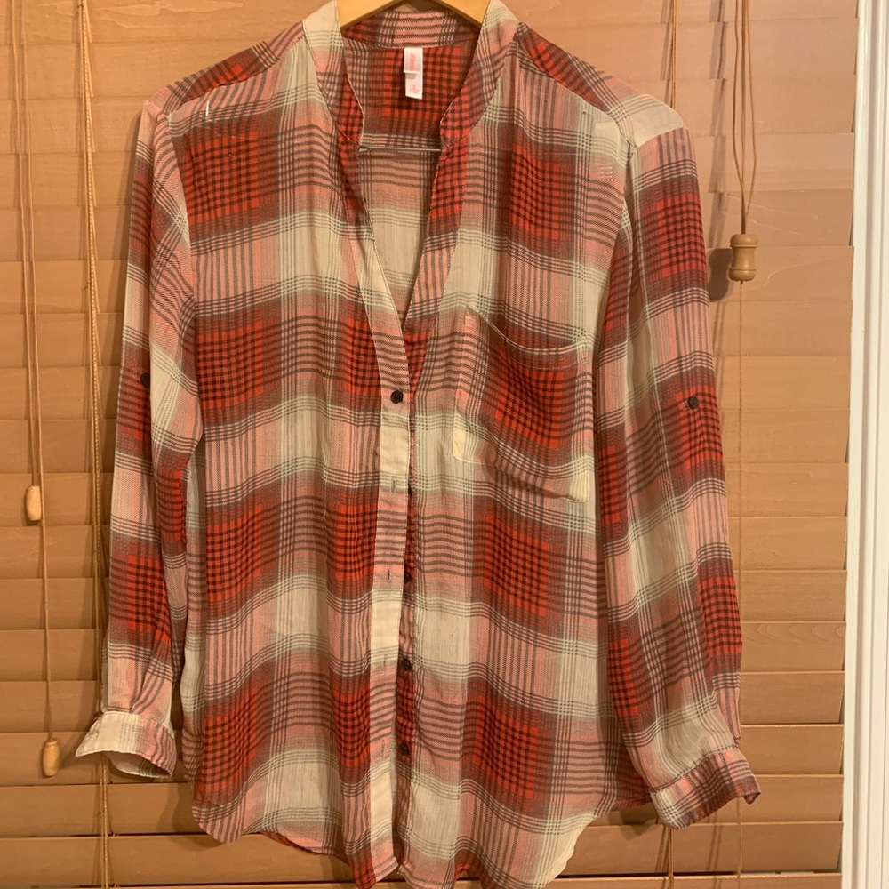 🔥Red plaid Xhilaration long to 3/4th length shirt